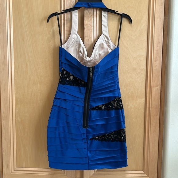 Bebe Halter Dress - Picture 5 of 10